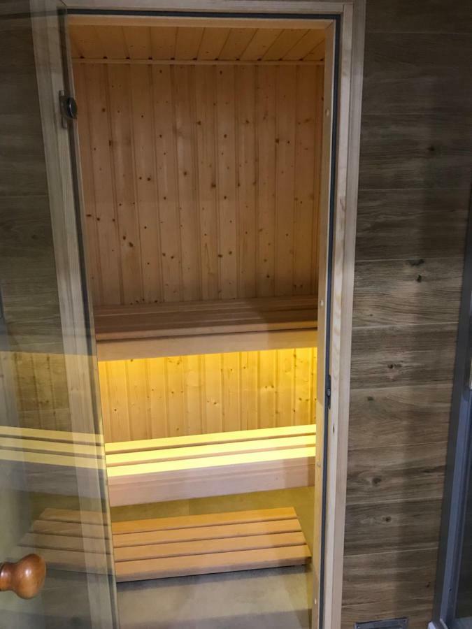 Family & Business Sauna Apartments Rynek Centrum Downtown - 2 Bedroom With Private Sauna, Balcony, Parking Kielce Exteriér fotografie