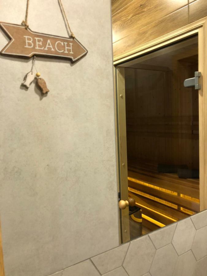 Family & Business Sauna Apartments Rynek Centrum Downtown - 2 Bedroom With Private Sauna, Balcony, Parking Kielce Exteriér fotografie